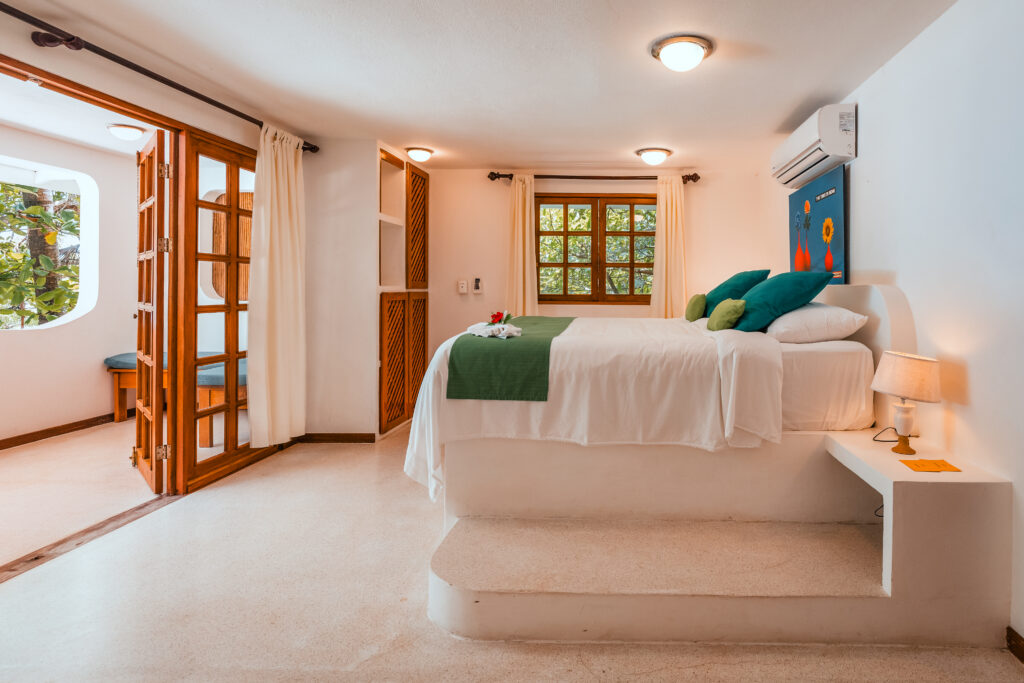 Hotel Tropico Latino, beachfront hotel in Santa Teresa, Costa Rica